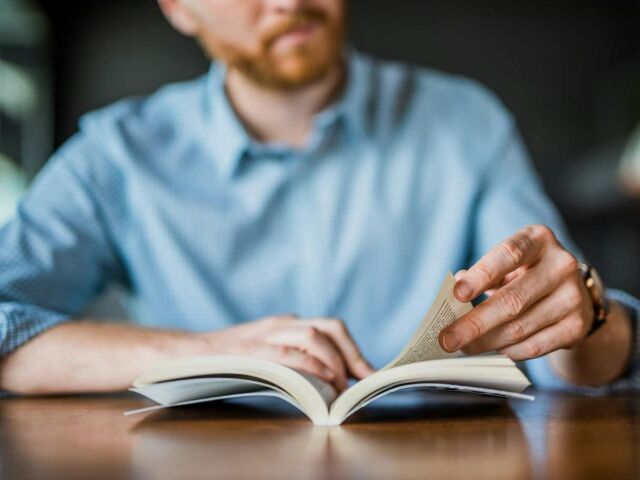 Jak literatura psychologiczna wspiera rozwój osobisty?